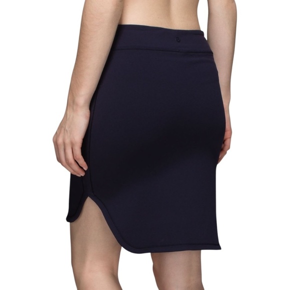 Lululemon *RARE* City Tennis Skirt Size 4 Trendy True Navy